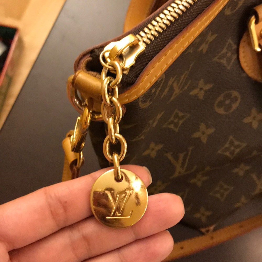PreLoved Authentic LV crossbody - Picture 2 of 8
